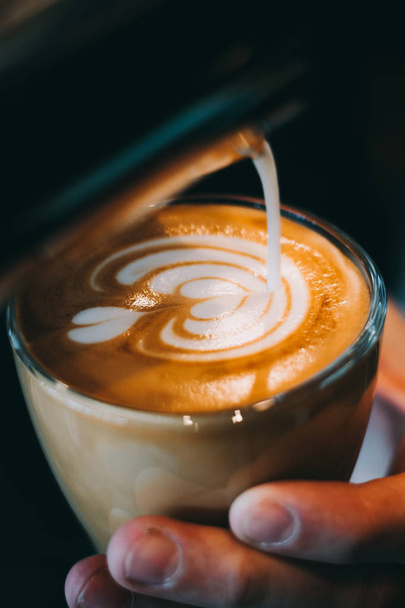 Latte art coffee cup - vintage effect - Фото, зображення