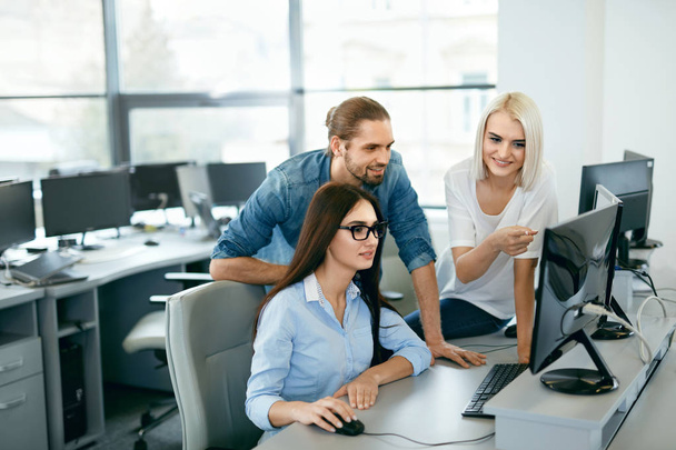 IT Team Working In Office. People Programming On Computer - Foto, Imagen