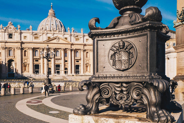 Πλατεία του Αγίου Πέτρου και την Βασιλική του Αγίου Πέτρου με το Βατικανό Cit - Φωτογραφία, εικόνα