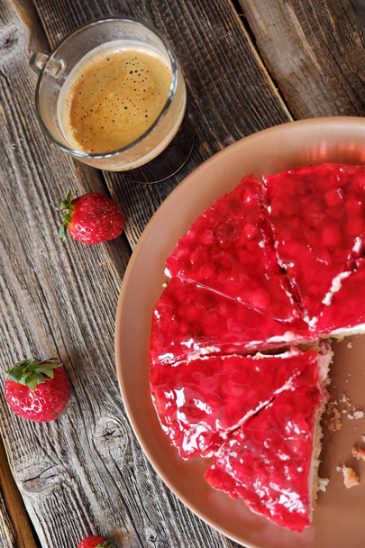 Fresh strawberry pie and coffee on the table  - Fotografie, Obrázek