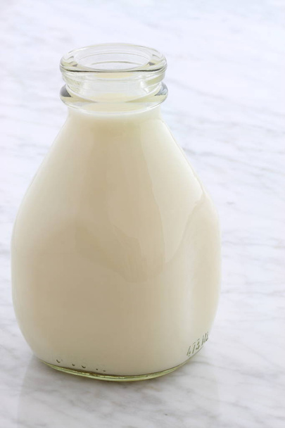 Herkullinen tuore maito
 - Valokuva, kuva