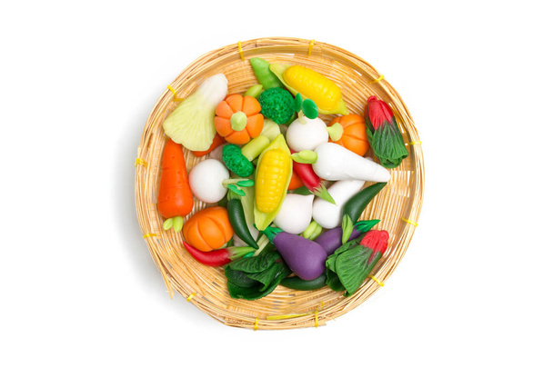 Gemüse handgefertigt aus Knetmasse  - Foto, Bild