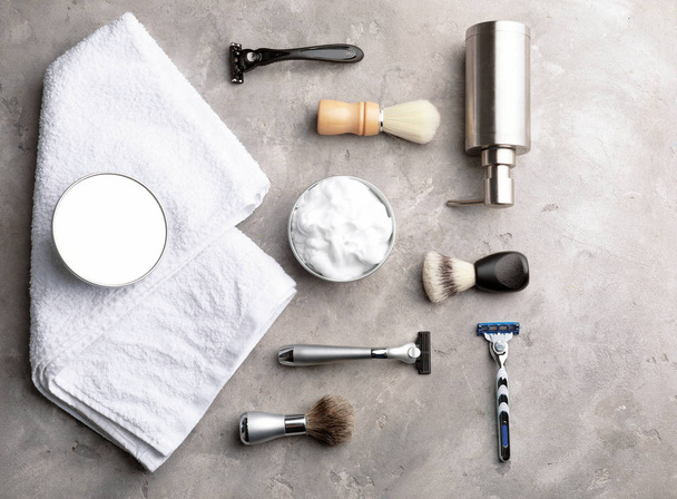 Shaving accessories for man on grey background - Fotografie, Obrázek