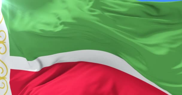 Çeçenistan'da bayrak, mavi gökyüzü, rüzgarla sallayarak döngü - Video, Çekim