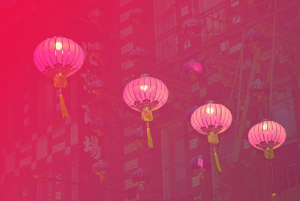 красные фонари в Китайском квартале - Фото, изображение