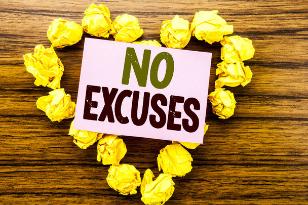 Слово, писать "Никаких отговорок". Бизнес-концепция Stop Ban for Excuse, написанная на бумаге на деревянном фоне
. - Фото, изображение