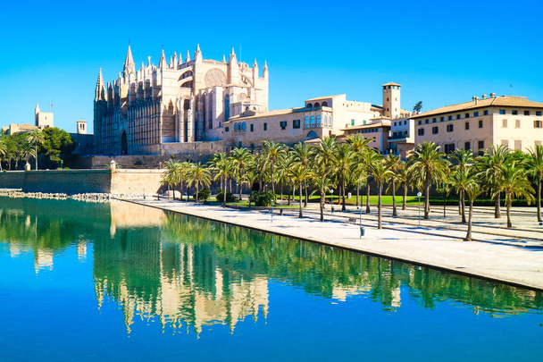 Palma de Mallorca, Spanje. La Seu - de beroemde middeleeuwse gotische ca - Foto, afbeelding