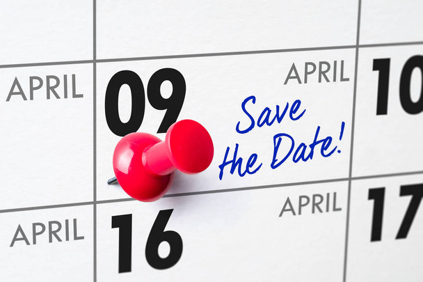 Календарь с красной булавкой - 09 апреля
 - Фото, изображение