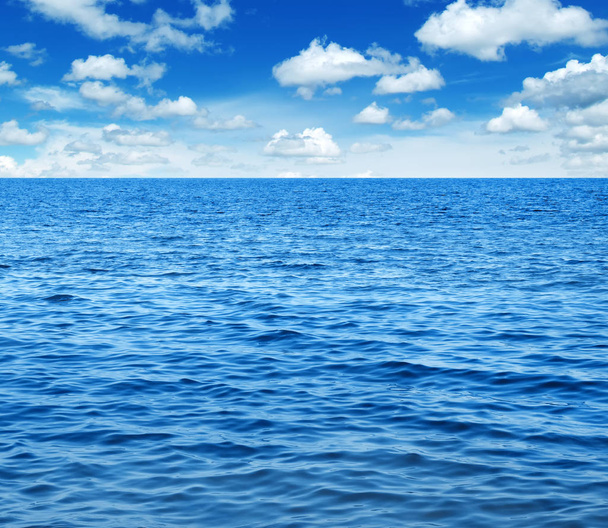 синє море води
  - Фото, зображення