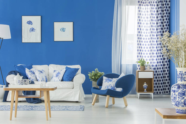 Blue and white living room - Fotografie, Obrázek