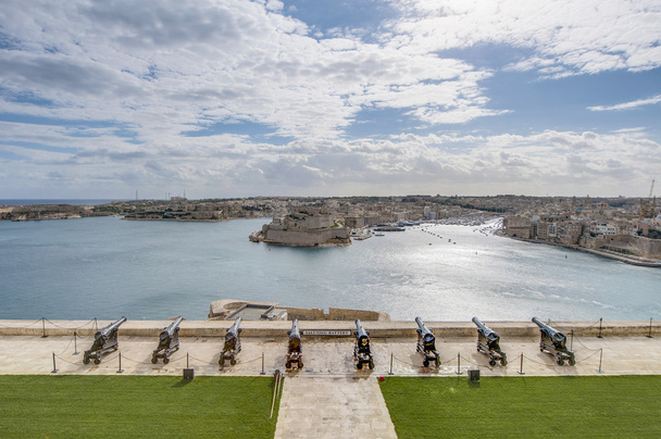 Baterías en La Valeta, Malta
 - Foto, imagen