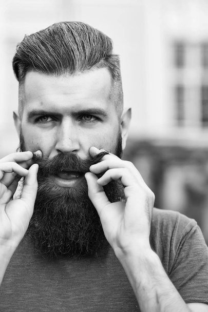 Bearded man outdoor - Foto, immagini