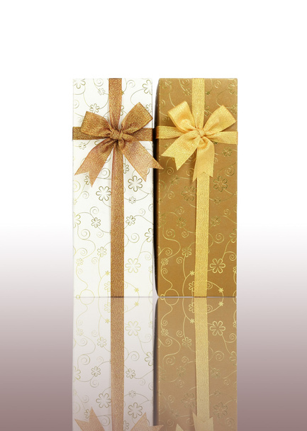 Gift box with ribbon - Foto, afbeelding