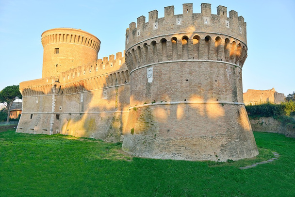 Burg von julius ii-rom-ostia antica - Foto, Bild
