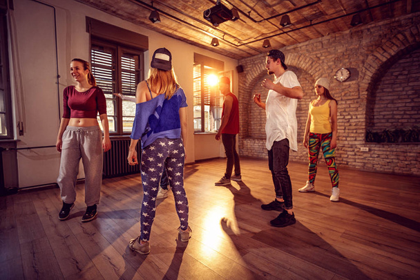 Professional dancer class in the urban gym - Foto, Imagen