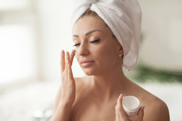 young woman, facial, cream, mask, clean skin - Фото, изображение