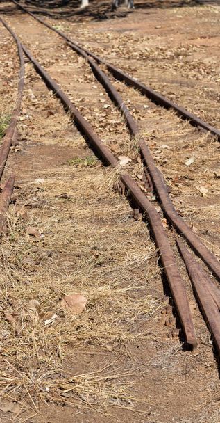 v Austrálii staré opuštěné železnice v přírodě - Fotografie, Obrázek