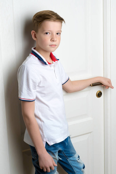 Мальчик-подросток крупным планом
 - Фото, изображение