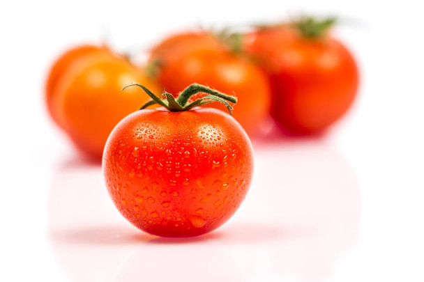 Tomate sur blanc
 - Photo, image
