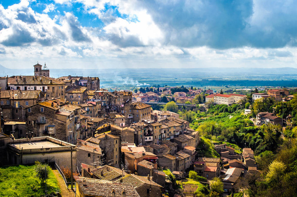 Caprarola Lazio falu panoráma - tájak Viterbo megyében - Olaszország - Fotó, kép