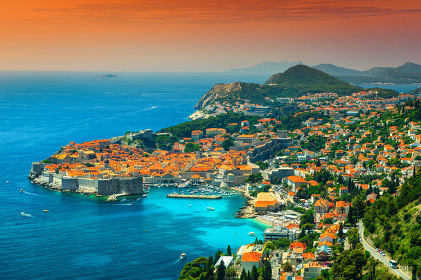  Csodálatos panoráma, a fallal körülvett város, Dubrovnik, Dalmácia, Horvátország - Fotó, kép