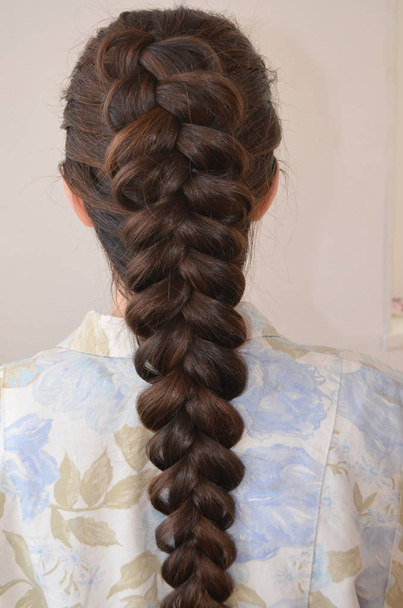  Открытая французская коса, прическа с длинными волосами
 - Фото, изображение