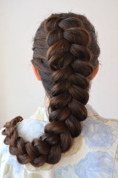  Открытая французская коса, прическа с длинными волосами
 - Фото, изображение