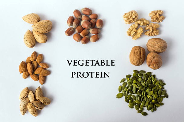 Différents types de noix et de graines. Une source complète de protéines végétales dans le végétarisme et les aliments crus
.  - Photo, image