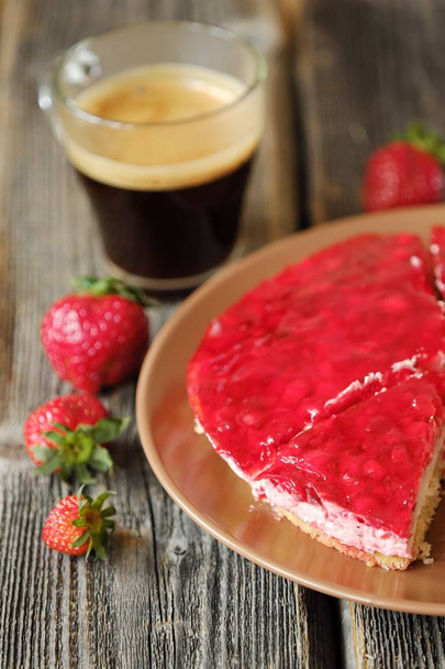 Fresh strawberry pie and coffee on the table    - Fotografie, Obrázek