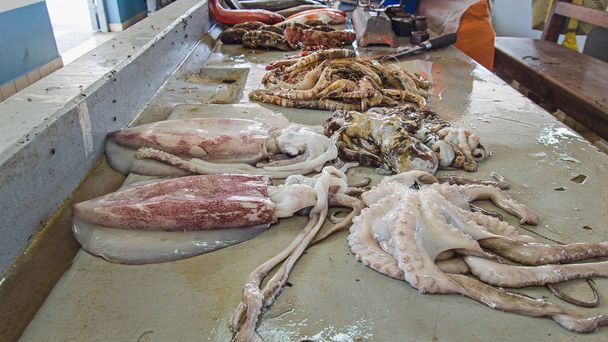 Tuore meriruoka markkinoilla, Madagaskar
 - Valokuva, kuva