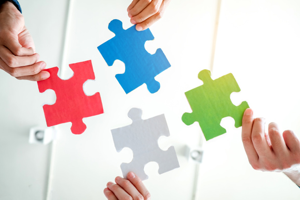 Reunión de trabajo en equipo Empresa Jigsaw Puzzle solución juntos concep
 - Foto, imagen