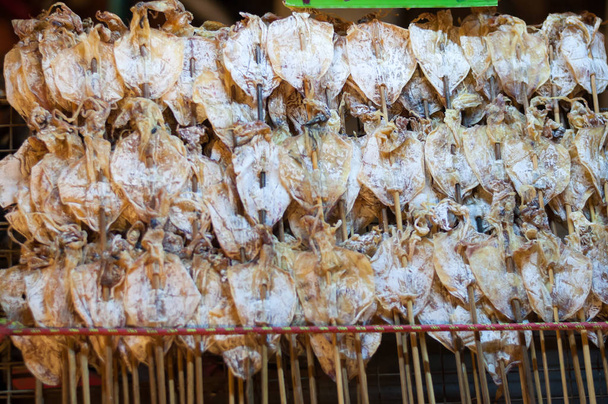 Oliheň suchá hůl noční trh pouliční jídlo pozadí - Fotografie, Obrázek
