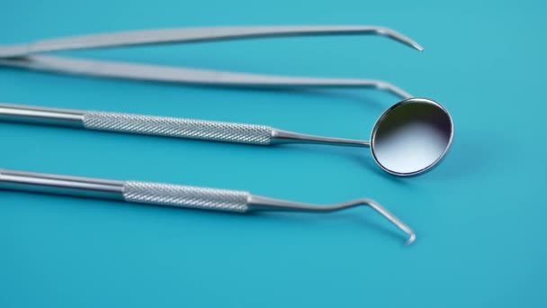 Dentysta profesjonalne narzędzia w gabinecie stomatologicznym - Materiał filmowy, wideo
