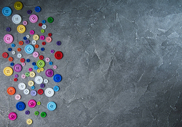 Botões de roupas plásticas coloridas
 - Foto, Imagem