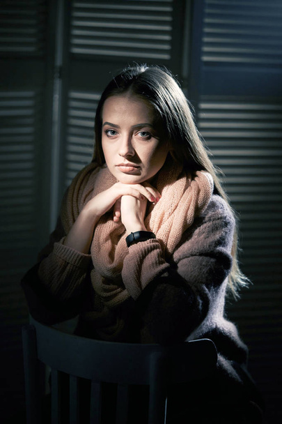 close-up portrait of beautiful girl in studio on black background. - Foto, Imagen