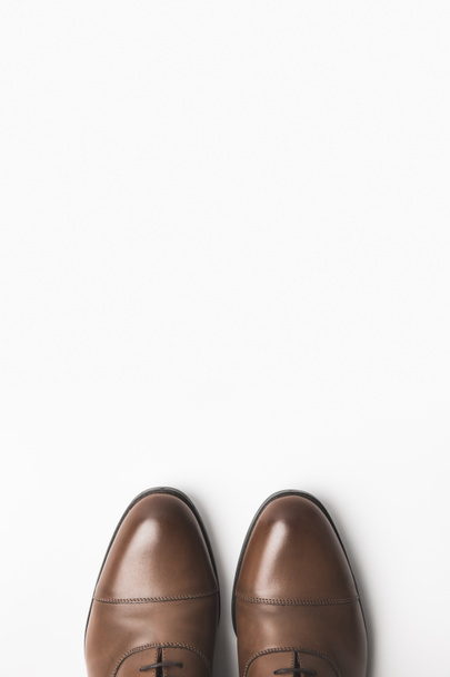 vista superior de par de zapatos de novio aislados en blanco
 - Foto, Imagen