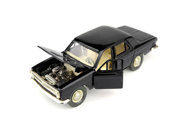 Sowjetisches Spielzeugauto, ein schwarzes Auto. Sammelwagen. ein Spielzeug - Foto, Bild