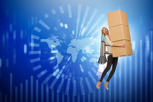 Mujer volando jetpack y entregando cajas a nivel mundial - Foto, imagen