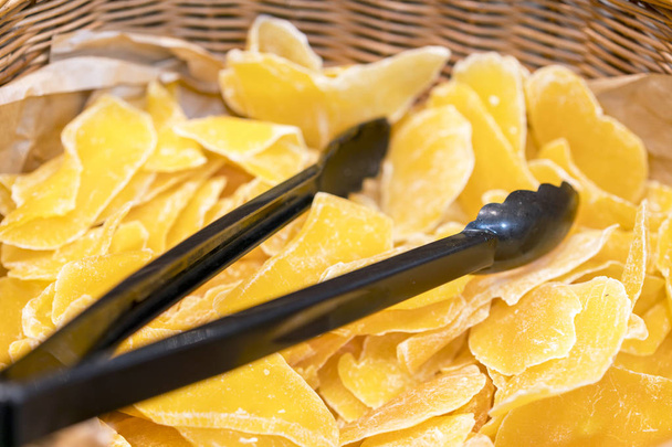 thinly sliced dried pineapple - Foto, imagen