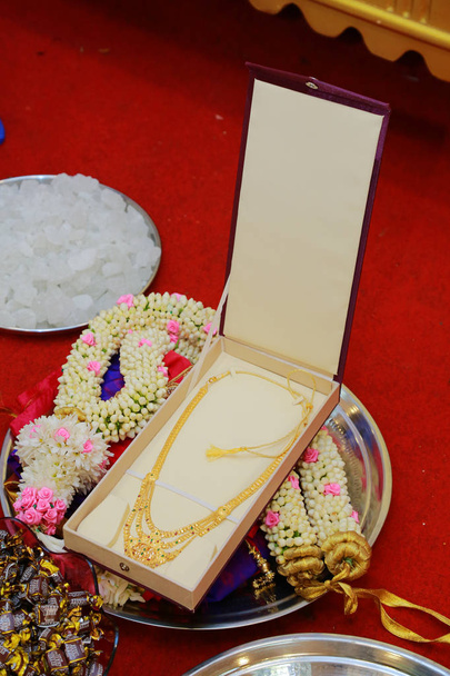 Esküvői füzér ékszerek - Fotó, kép