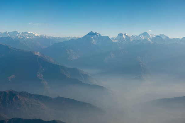Sabah ışık engebeli Himalaya Dağları - Fotoğraf, Görsel