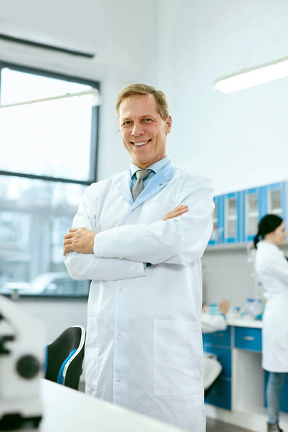 Male Scientist In Laboratory Portrait - Фото, зображення