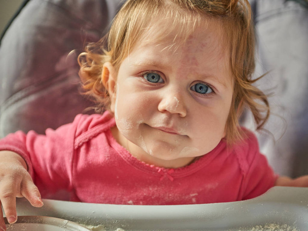 girl playing with flour - Photo, Image