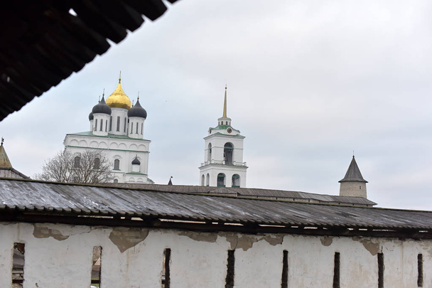 View of Pskov Kremlin, Pskov Krom, an ancient citadel in Pskov O - Foto, Imagen