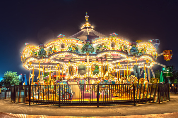 carrousel nachts - Foto, afbeelding