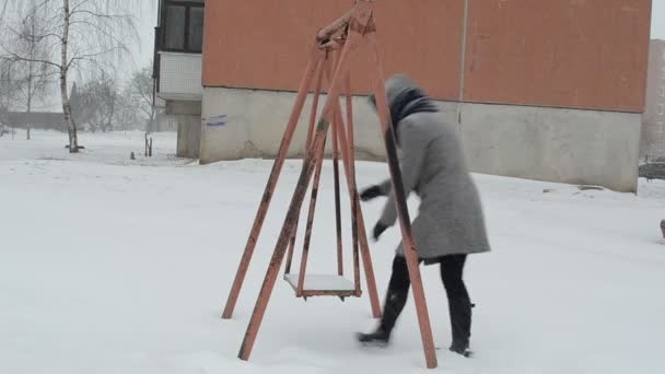 Donna swing neve caduta
 - Filmati, video