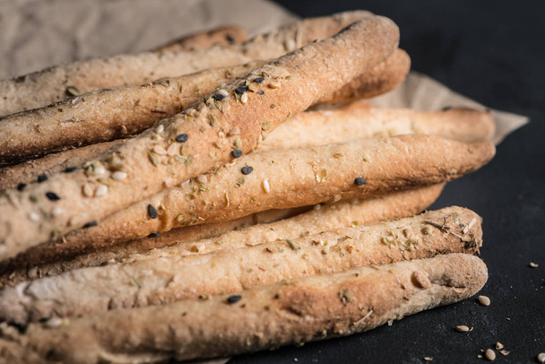 Bread sticks with salt and herbs - Foto, Imagen