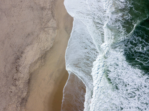 Drone vista de la hermosa playa portuguesa de Costa Nova do Prado - Aveiro
 - Foto, imagen