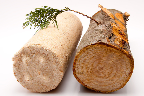 Шматок дров і дерев'яна бритва на білому тлі
 - Фото, зображення