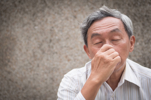 chory człowiek starszy stary, grypa, przeziębienie, Katar nosa - Zdjęcie, obraz